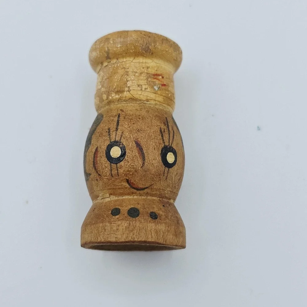 Vintage Wooden Figural Face Salt & Pepper Shakers Mini Hand Painted Pair‎ Decor
